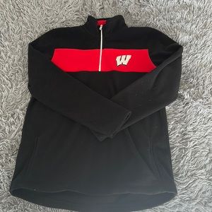Boys Fleece pullover. Wisconsin Badgers. Size XL (18)